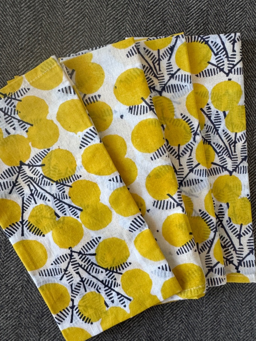 NWOT, SERENA & LILY, DARLING LEMON NAPKINS, SET OF FOUR
